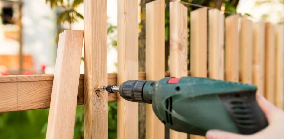 Fencing Repairs 1